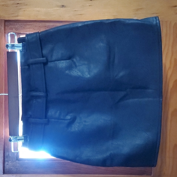 Fashion Nova Faux Black Leather Skirt XS - Picture 2 of 4